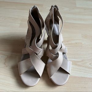 Aldo Cream Elastic Strappy Triangle Chunky Heels Size 7